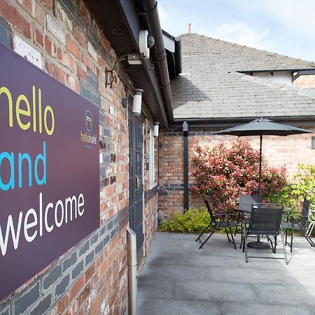 Hello Hotel Swinton  Extérieur photo