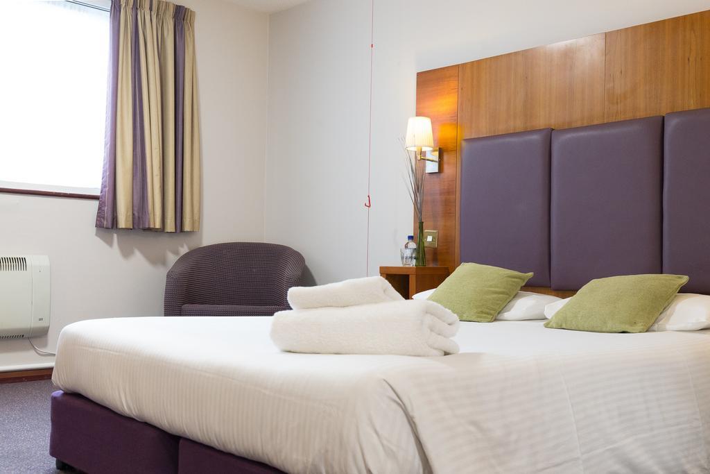 Hello Hotel Swinton  Extérieur photo